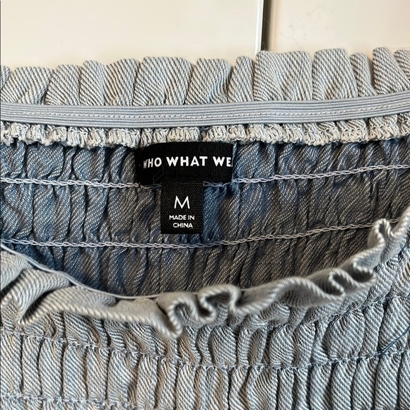 WHO WHAT WEAR 3/4 Sleeve Smocked Peplum Chambray Top, Size M - Picture 2 of 8